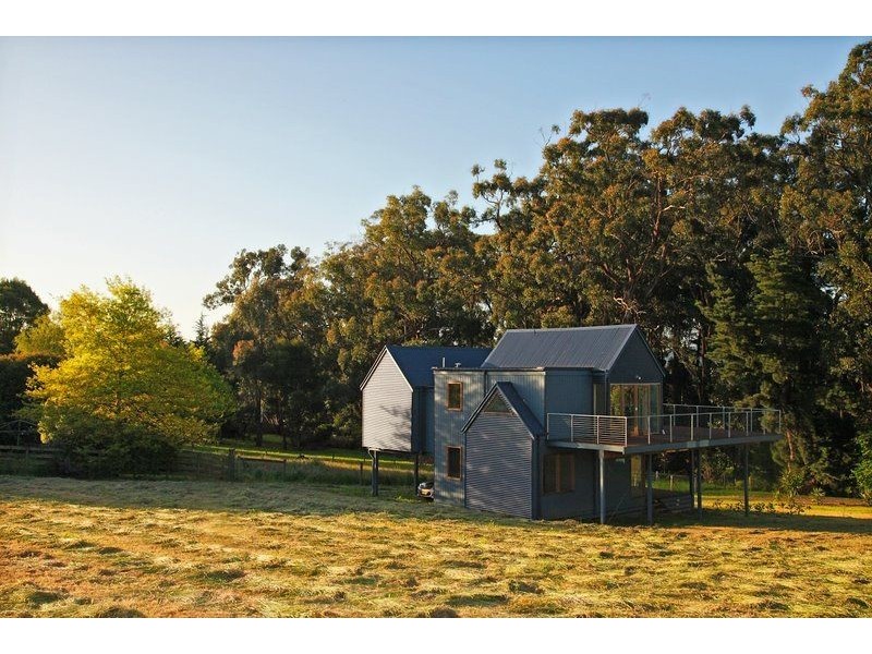 22 Railway Road, Mirboo North VIC 3871
