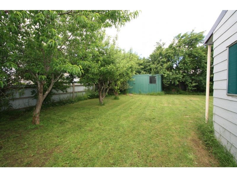 16 Bourke Street, Mirboo North VIC 3871