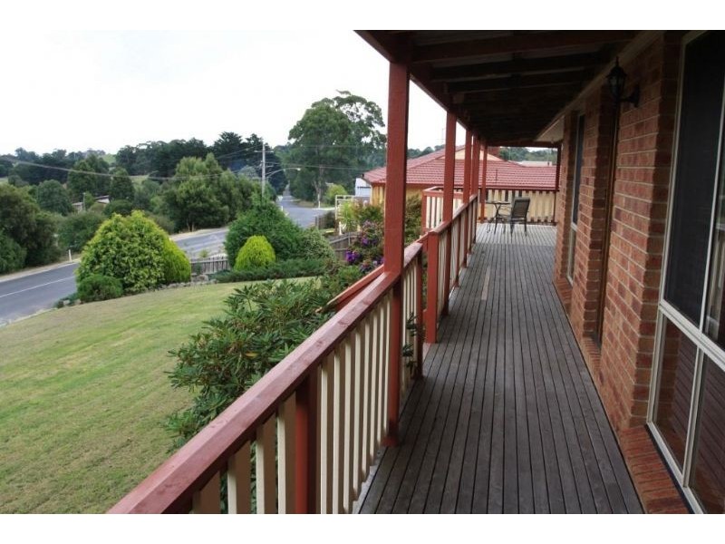 15-17 Grandridge East Road, Mirboo North VIC 3871