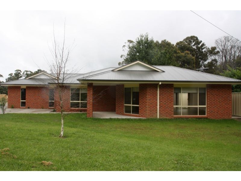 19/21 Thorpdale Road, Mirboo North VIC 3871