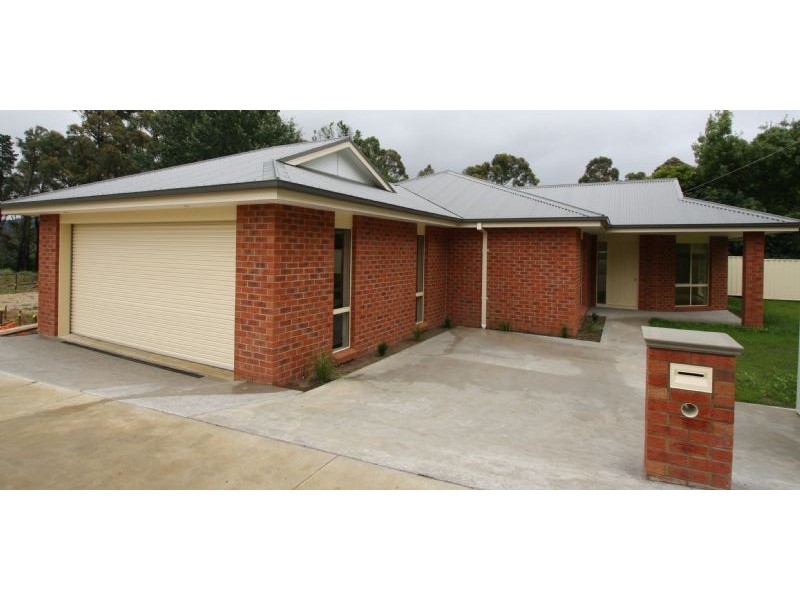 19/21 Thorpdale Road, Mirboo North VIC 3871