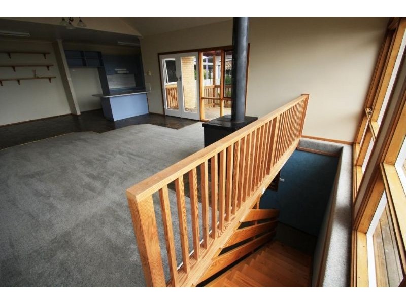 8 Farmer Street, Mirboo North VIC 3871