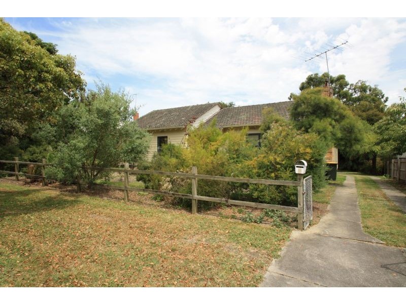 4 Giles Street, Mirboo North VIC 3871