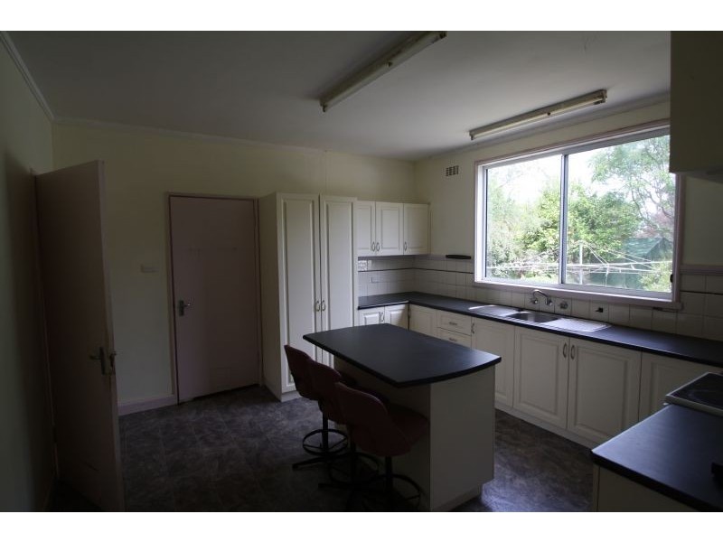 4 Giles Street, Mirboo North VIC 3871