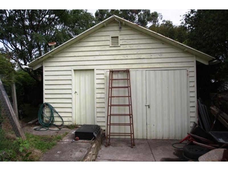 4 Giles Street, Mirboo North VIC 3871