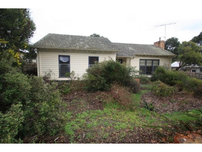 4 Giles Street, Mirboo North VIC 3871
