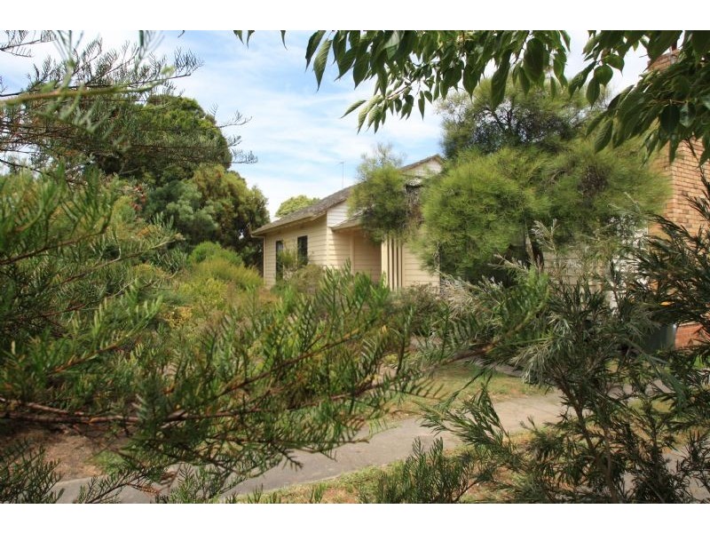 4 Giles Street, Mirboo North VIC 3871