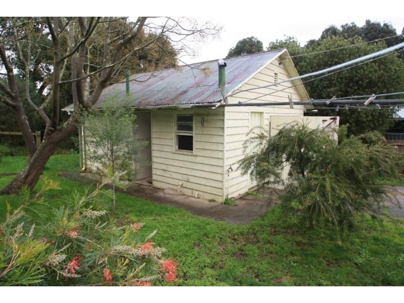 4 Giles Street, Mirboo North VIC 3871