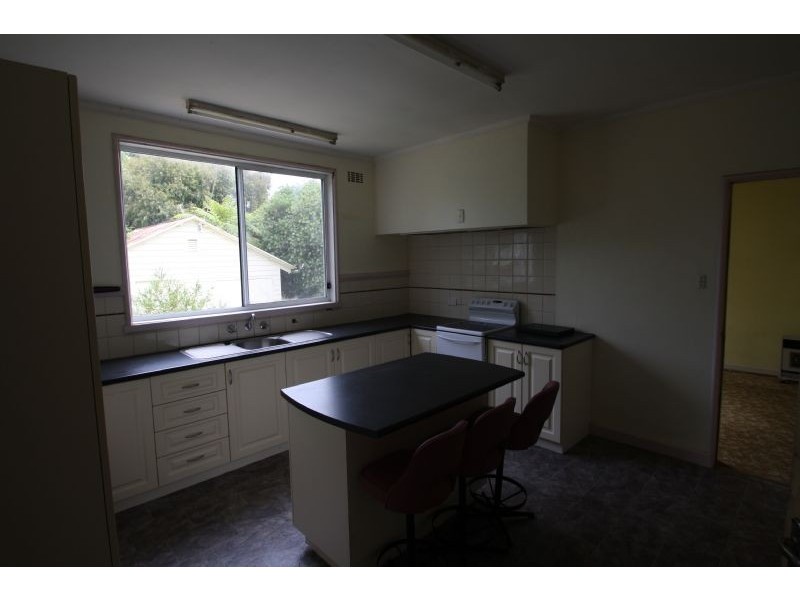 4 Giles Street, Mirboo North VIC 3871