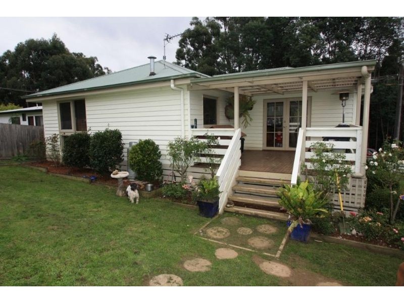 42 Baths Road, Mirboo North VIC 3871
