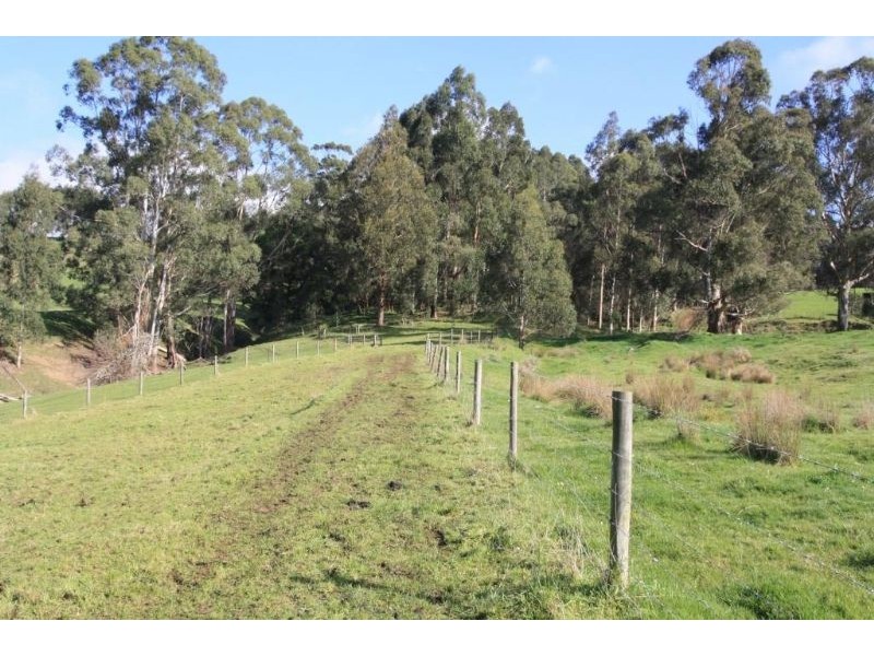 1325 Yarragon Road, Hallston VIC 3953