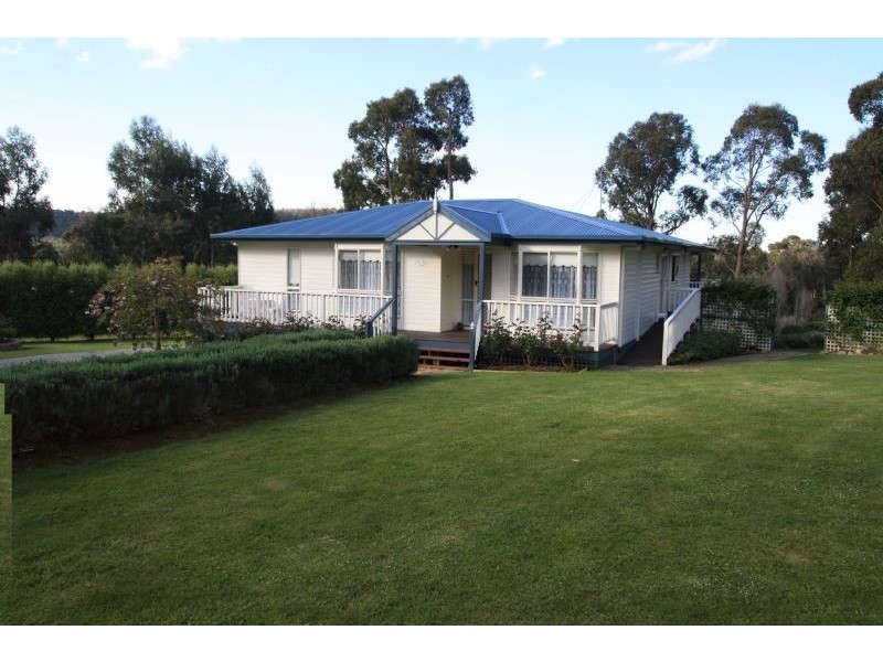 8 Grey Road, Mirboo North VIC 3871