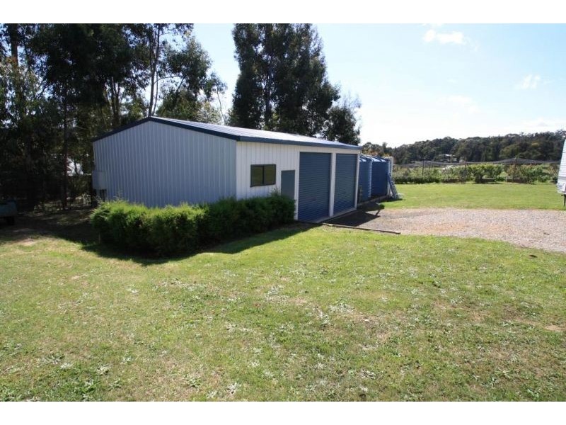 8 Grey Road, Mirboo North VIC 3871