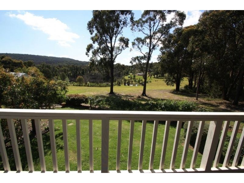 8 Grey Road, Mirboo North VIC 3871