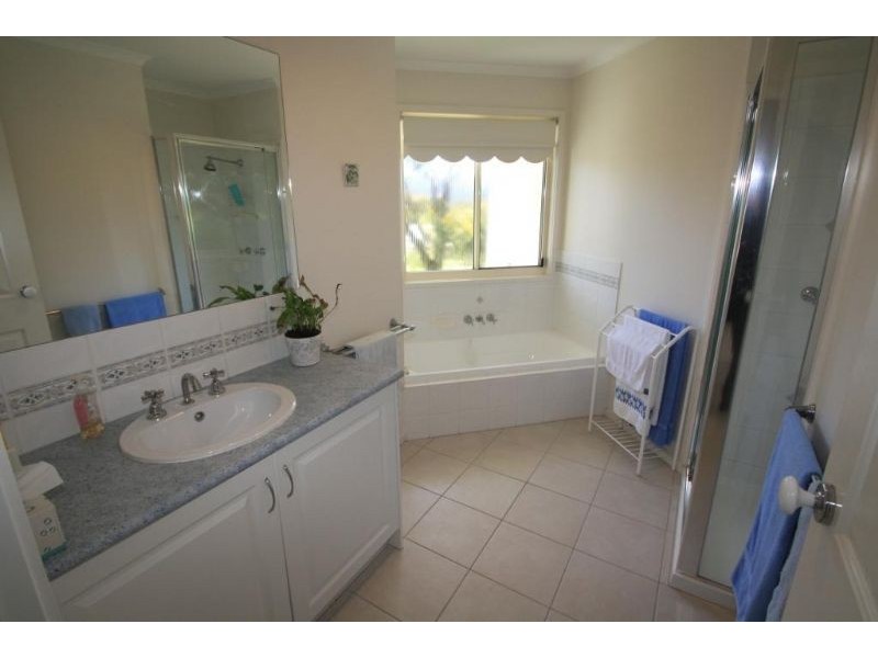 8 Grey Road, Mirboo North VIC 3871