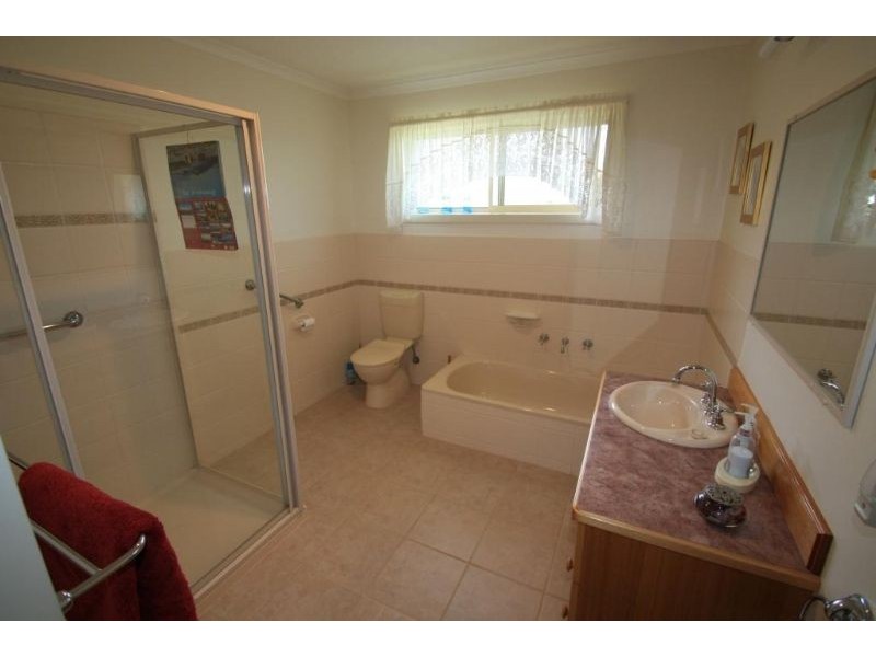 4 Pincini, Mirboo North VIC 3871