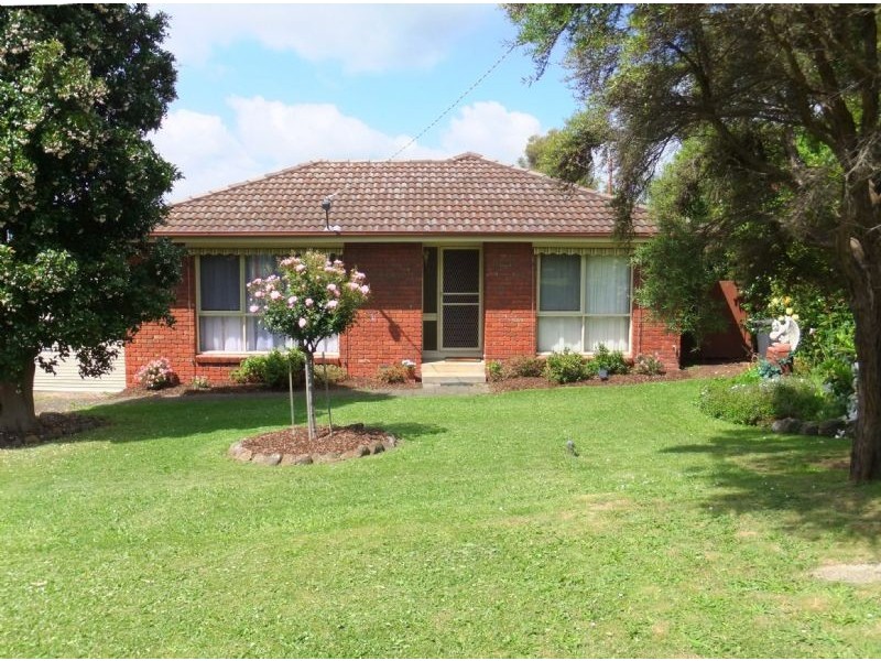 14 Farmer Street, Mirboo North VIC 3871