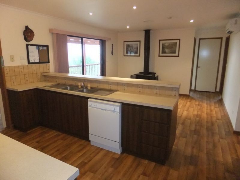 14 Farmer Street, Mirboo North VIC 3871