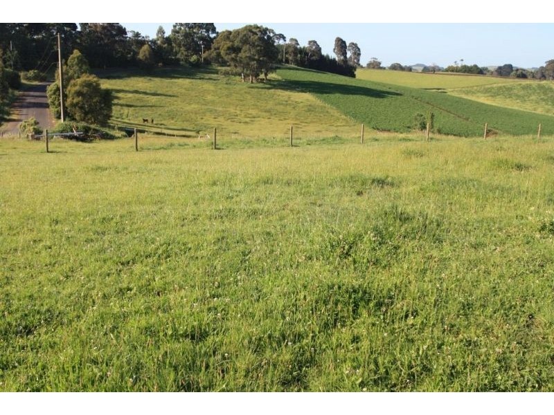 Lot 2 Cnr Strzelecki Highway and Berrys Creek Road, Mirboo North VIC 3871