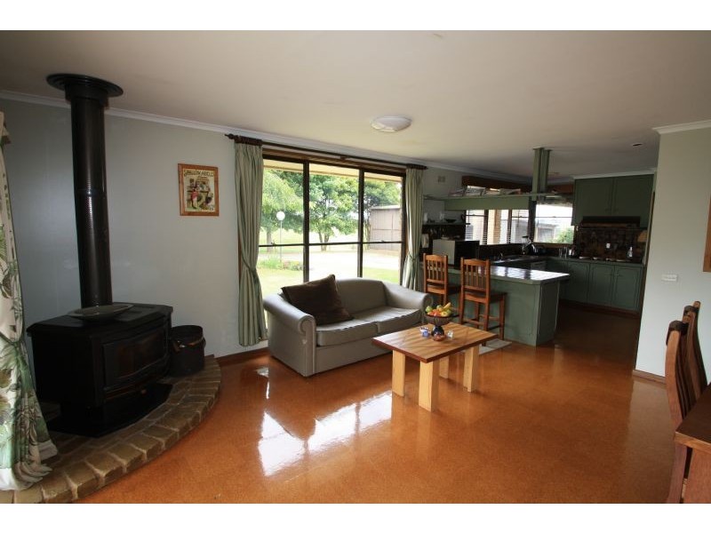 30 Grandridge East, Mirboo North VIC 3871