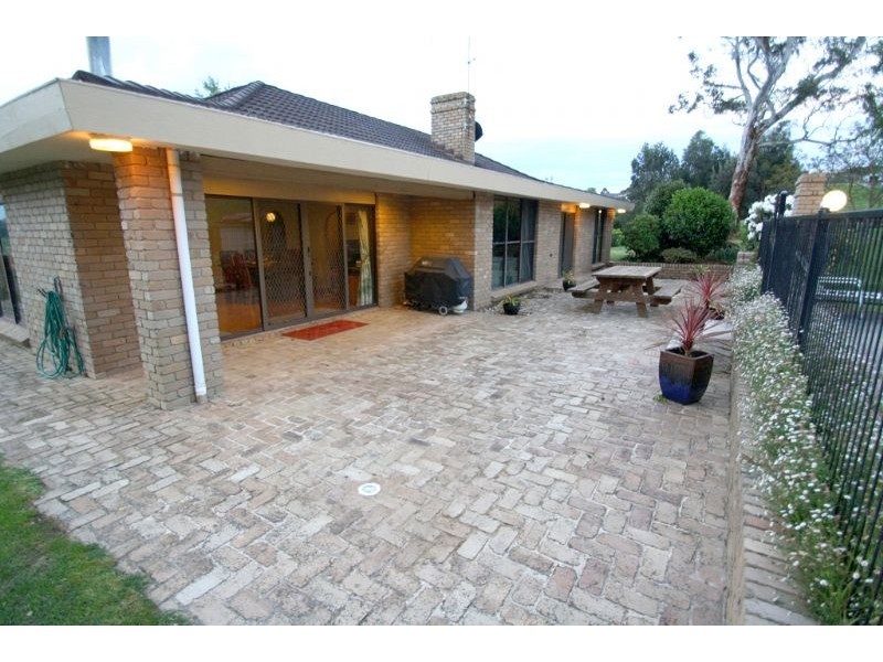30 Grandridge East, Mirboo North VIC 3871