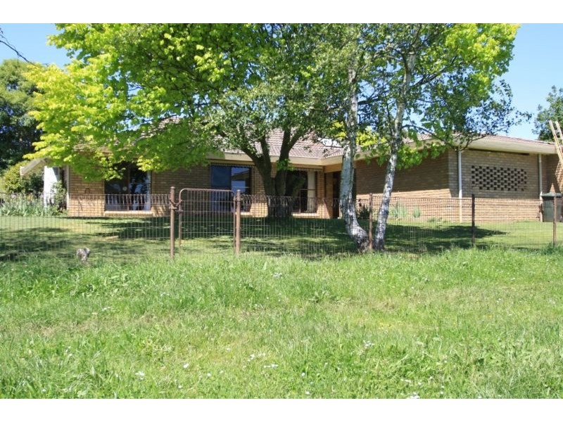 30 Grandridge East, Mirboo North VIC 3871