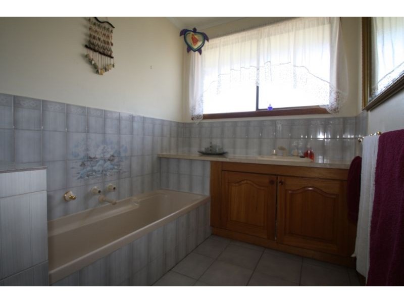 31 Giles Street, Mirboo North VIC 3871