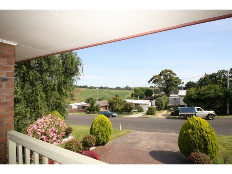 31 Giles Street, Mirboo North VIC 3871