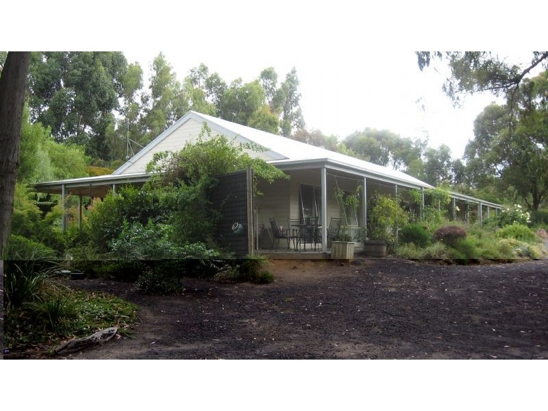 10 Grey Road, Mirboo North VIC 3871