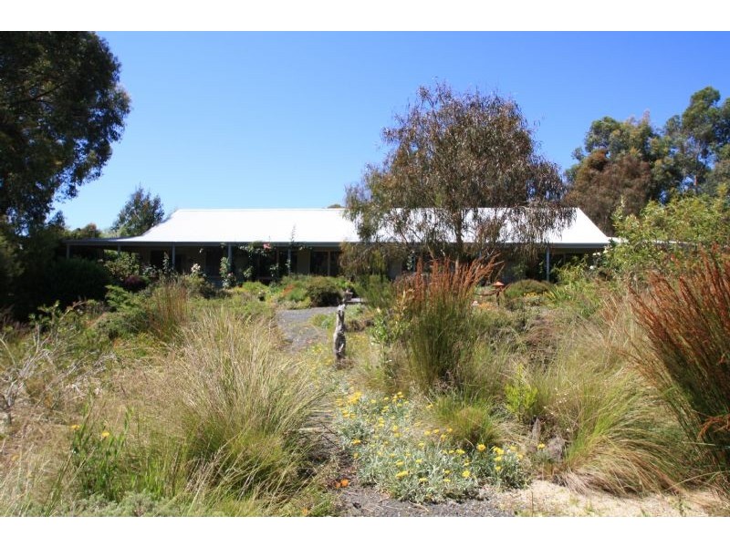 10 Grey Road, Mirboo North VIC 3871