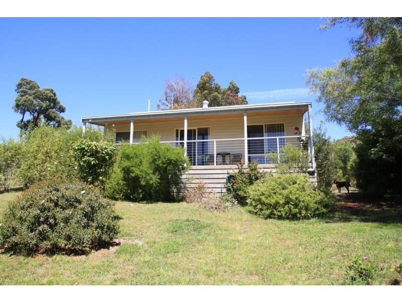 10 Grey Road, Mirboo North VIC 3871