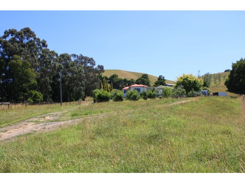 565 Berry’s Creek Rd, Mirboo North VIC 3871