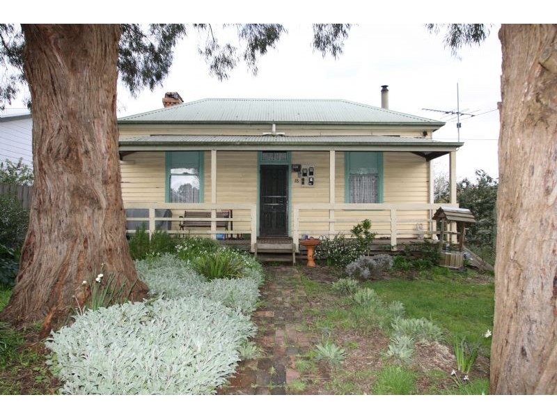 18 Baromi Road, Mirboo North VIC 3871