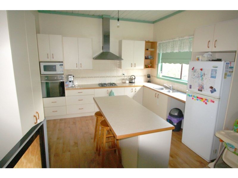 18 Baromi Road, Mirboo North VIC 3871