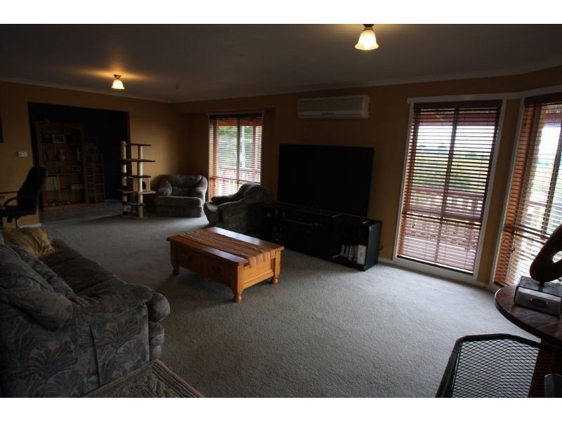 15-17 Grandridge Road, Mirboo North VIC 3871