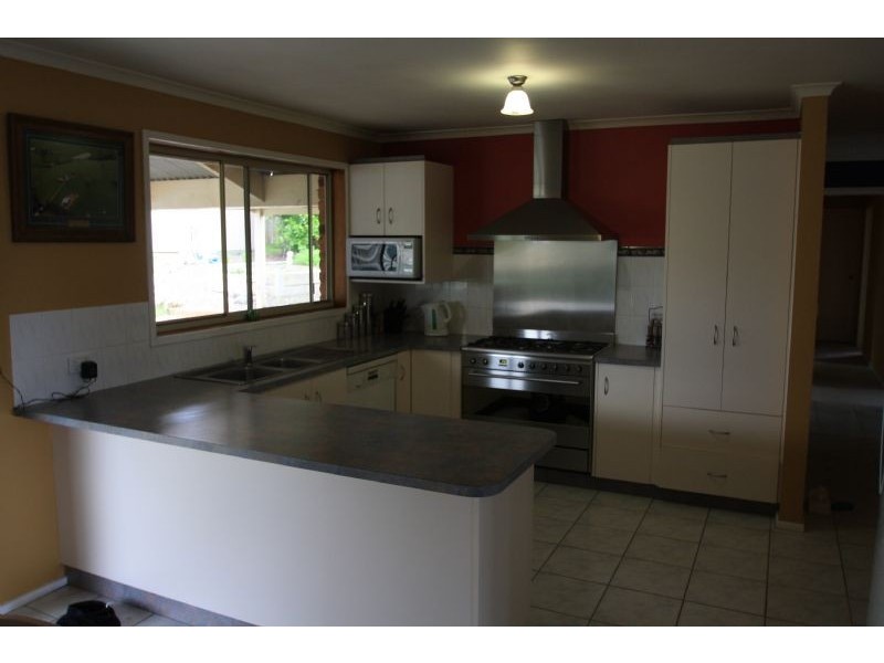 15-17 Grandridge Road, Mirboo North VIC 3871