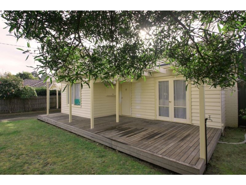 5 Giles, Mirboo North VIC 3871