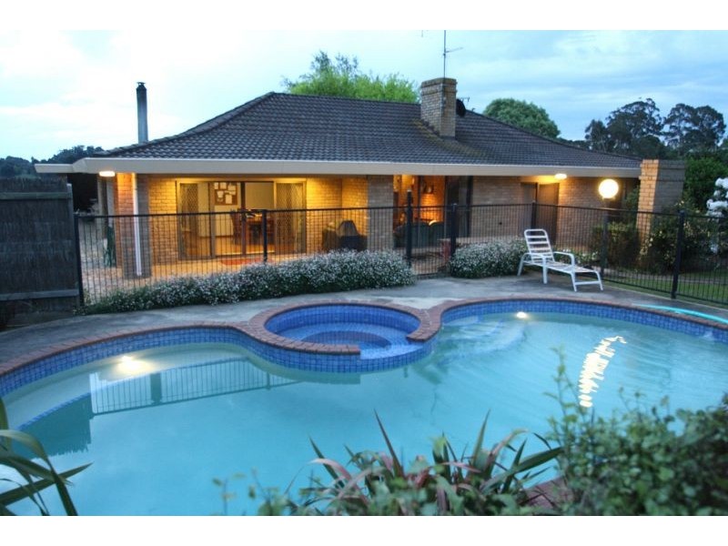 30 Grandridge East, Mirboo North VIC 3871