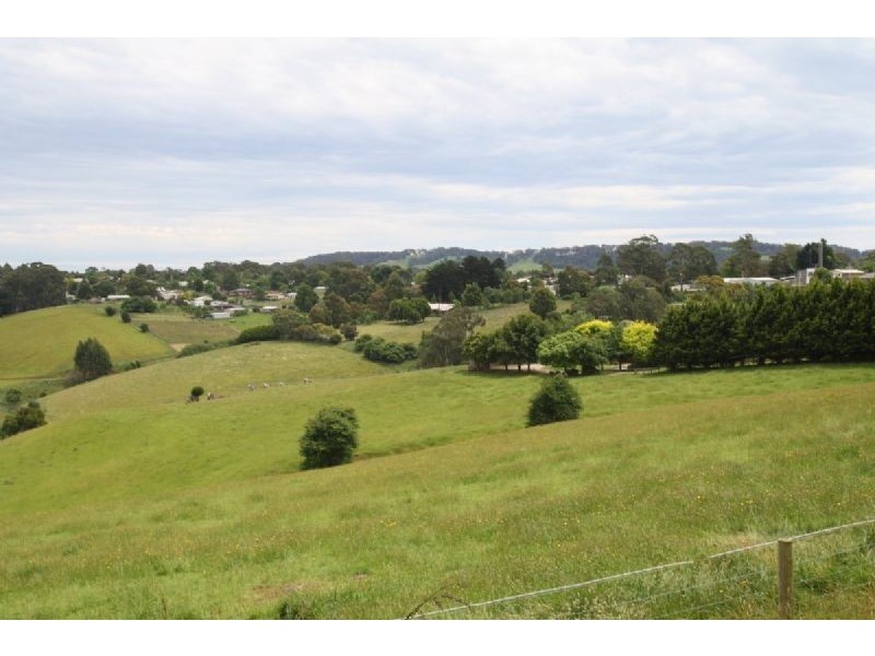 30 Grandridge East, Mirboo North VIC 3871