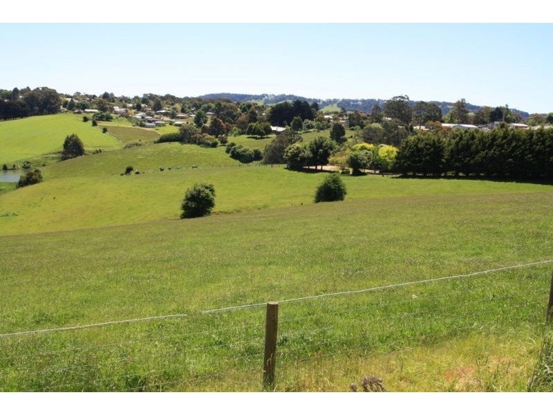30 Grandridge East, Mirboo North VIC 3871