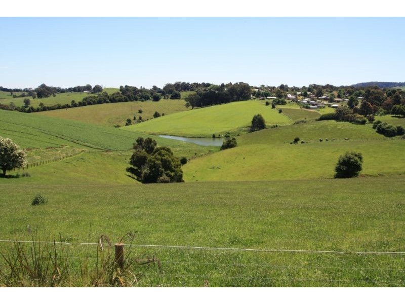 30 Grandridge East, Mirboo North VIC 3871