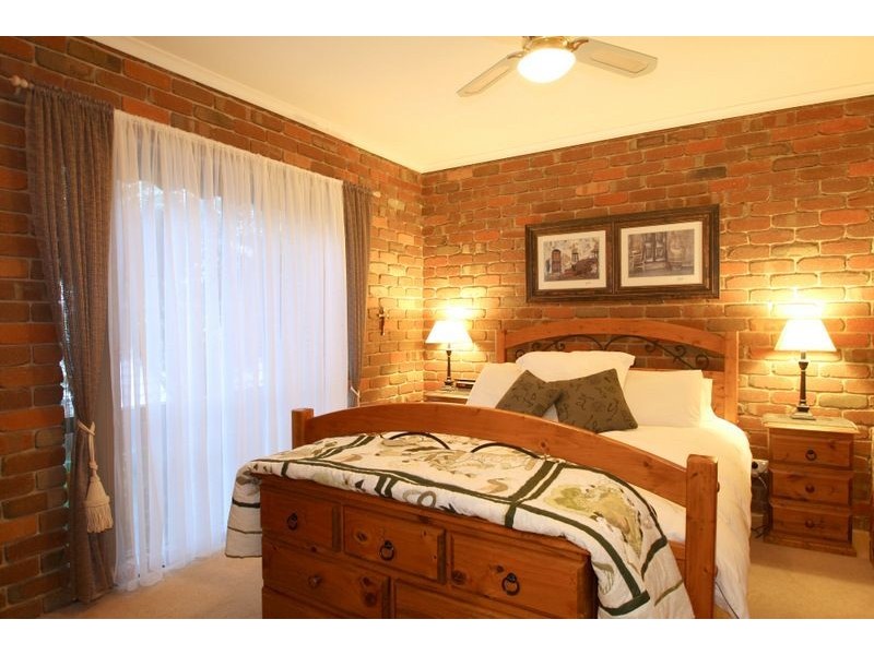 8 Scarlett Street, Mirboo North VIC 3871