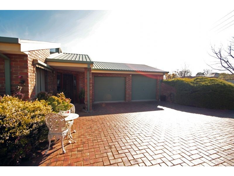 8 Scarlett Street, Mirboo North VIC 3871