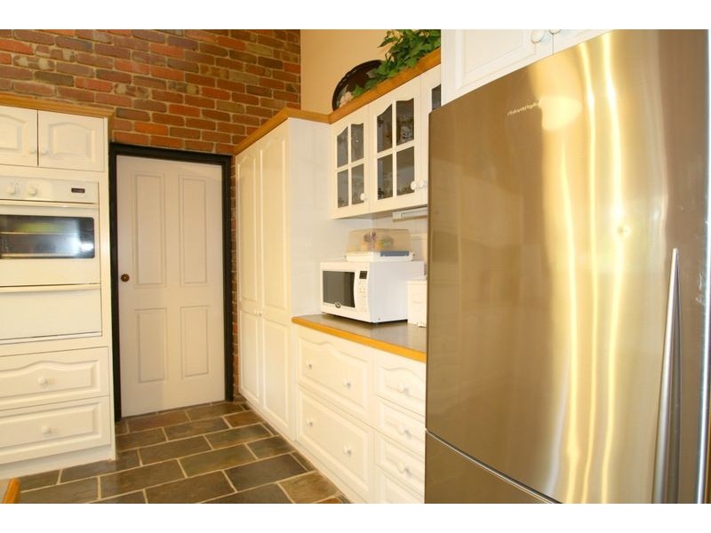 8 Scarlett Street, Mirboo North VIC 3871