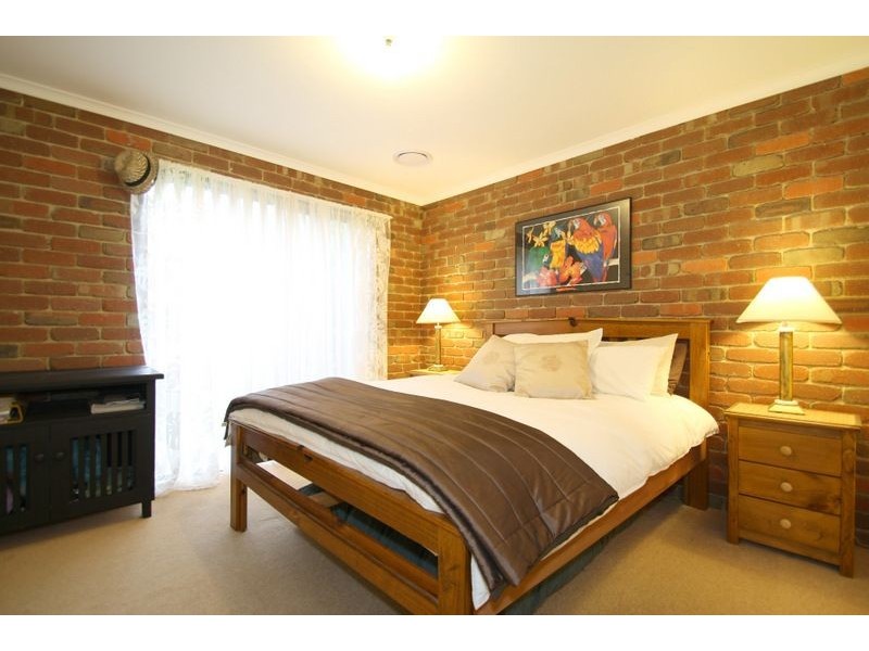 8 Scarlett Street, Mirboo North VIC 3871