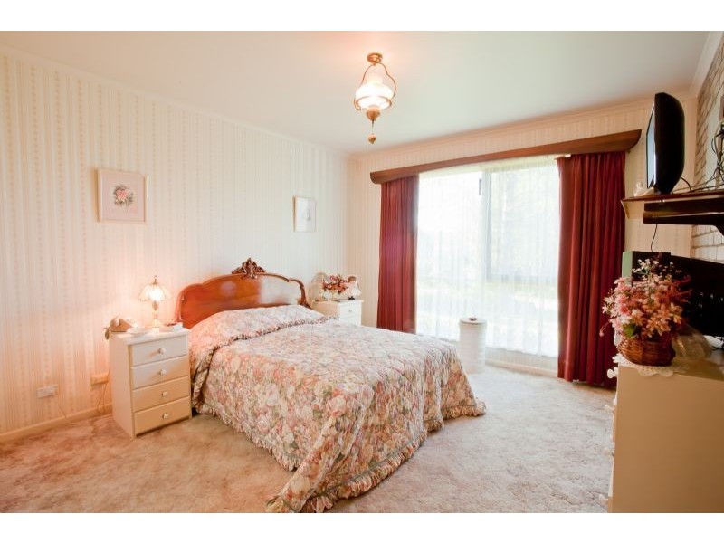 2 Balding Street, Mirboo North VIC 3871