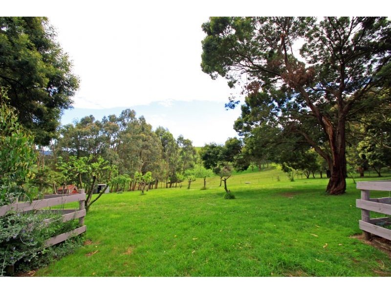 130 St Ellens Road, Mirboo North VIC 3871