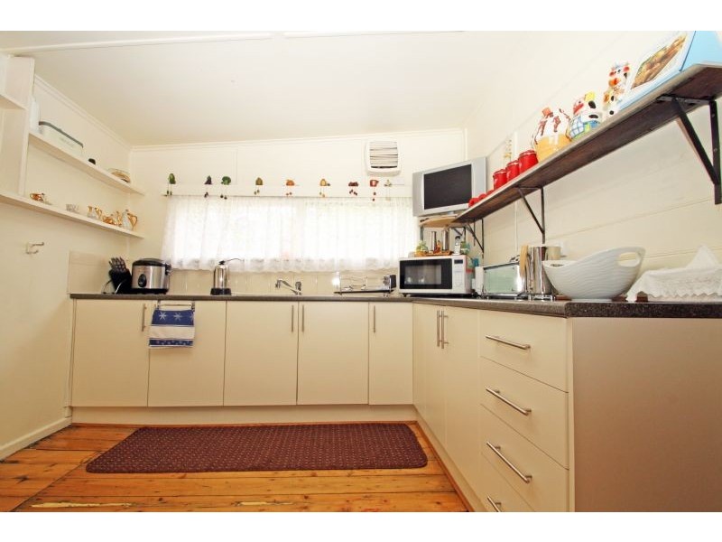 12 Ridgeway, Mirboo North VIC 3871