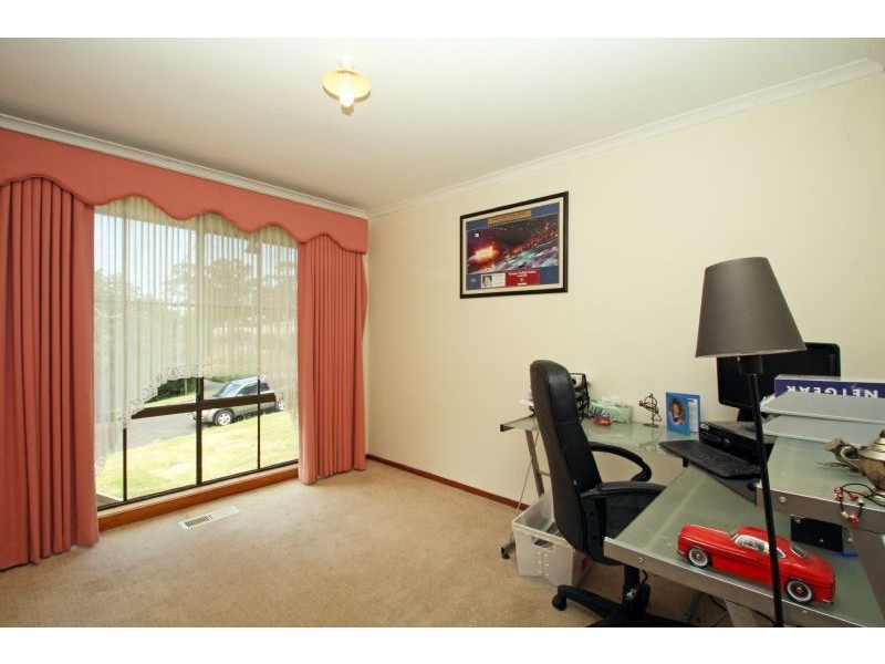 31 Giles Street, Mirboo North VIC 3871