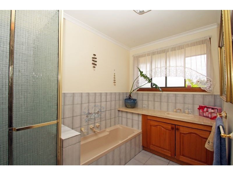 31 Giles Street, Mirboo North VIC 3871